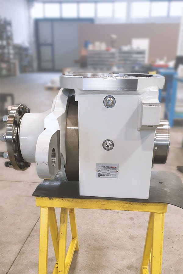 Gearbox for the amusement park industry