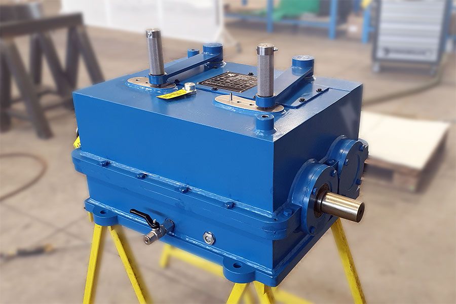 Gearbox for the production of electric cables